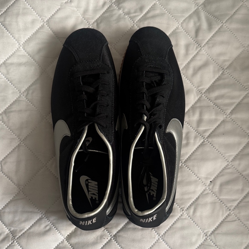 Nike Black and Silver Athletic Shoes